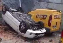 Motorista perde controle de direção e invade unidade dos Correios Motorista perde controle de direção e invade unidade dos Correios