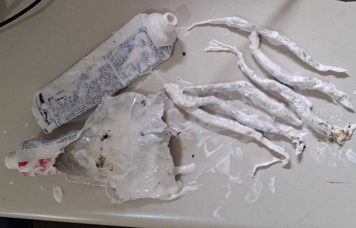 Motoboy é preso ao tentar entregar creme dental com maconha em delegacia de Itaberaba