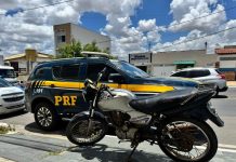 Na BR 116, PRF apreende motocicleta com sinais identificadores adulterados