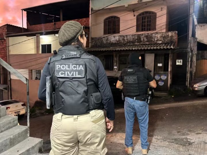 Quatro homens morrem e oito são presos em operação contra suspeitos de homicídios, tráfico de drogas e roubos de veículos na BA
