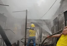 Incêndio destrói loja no centro de Ipirá