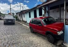 Homem morre atropelado após motorista sem habilitação perder controle de direção e carro subir em passeio Homem morre atropelado após motorista sem habilitação perder controle de direção e carro subir em passeio