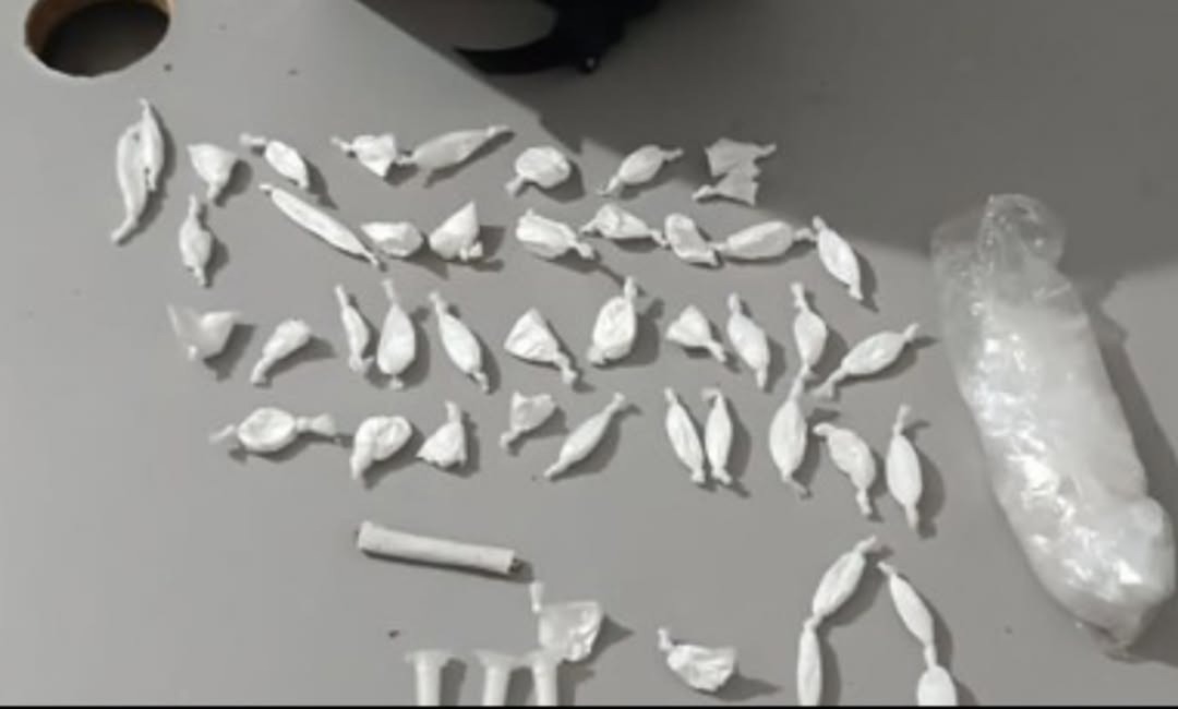 Polícia encontra drogas em estabelecimento após denúncia de som alto em Ruy Barbosa