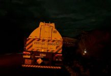 Acidente entre duas carretas interdita parcialmente a BR-242 Acidente entre duas carretas interdita parcialmente a BR-242