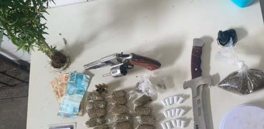 Suspeito morre após confronto com a PM durante operação contra o tráfico em Lajedinho