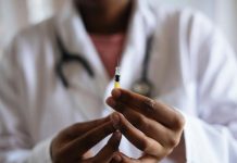 Bebê de 2 meses morre após passar mal ao tomar vacinas em posto de saúde