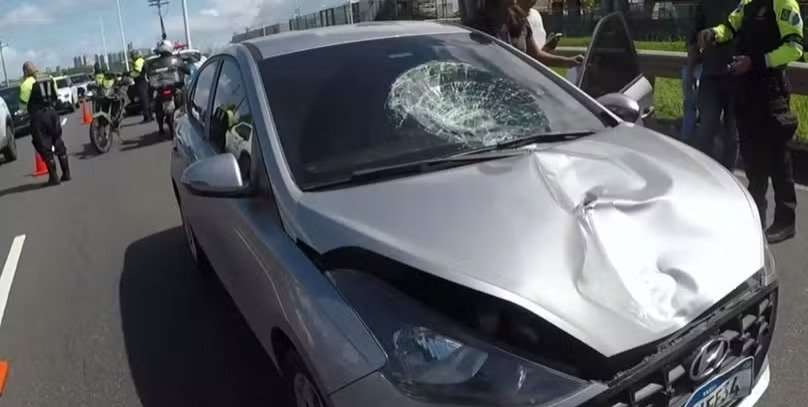 Idoso de 87 anos morre atropelado por carro após tentar atravessar avenida