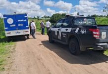Corpo carbonizado é encontrado enrolado em colchão Corpo carbonizado é encontrado enrolado em colchão