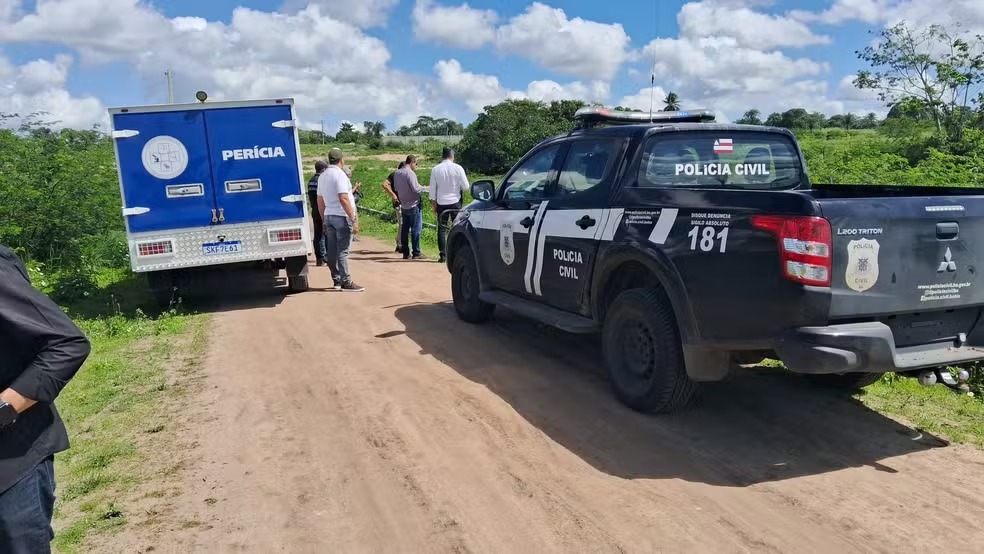 Corpo carbonizado é encontrado enrolado em colchão