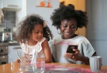 Auxílio Mãe Solteira de R$ 1.200 pode beneficiar mais de 11 milhões de mulheres