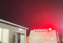 Moto pega fogo em garagem de residência em Ipirá