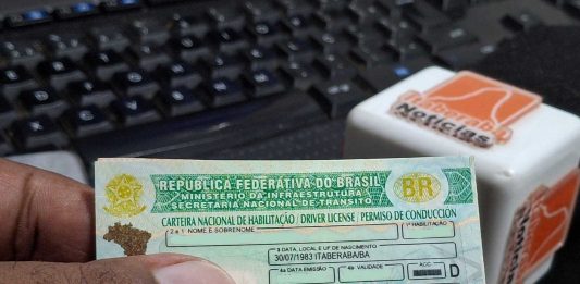 Contran aprova novas regras da CNH e acaba com aulas obrigatórias em autoescolas Mudança na CNH determina exame toxicológico para categorias A e B