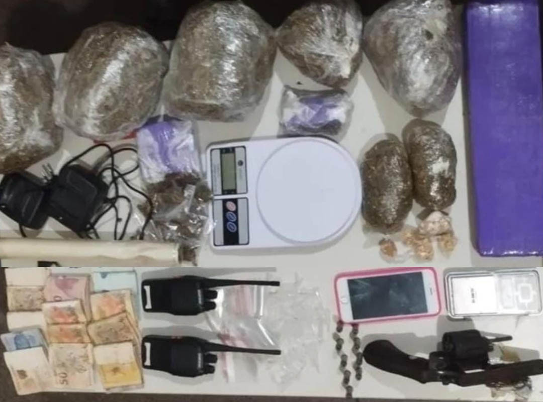 Rondesp Chapada apreende arma, drogas e dinheiro em ação no bairro Irmã Dulce, em Itaberaba