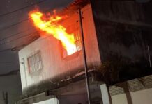 Bombeiros controlam incêndio em residência no bairro RM, em Itaberaba Incêndio em Itaberaba