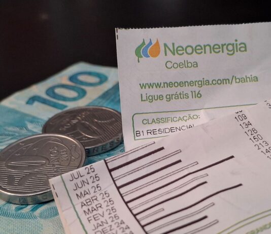 Conta de luz ficará mais cara em agosto Conta de luz vai subir em agosto com nova bandeira vermelha da Aneel