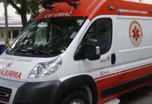 Jovem morre após passar mal em viagem de ônibus, e socorristas encontram 26 iPhones colados ao corpo dela