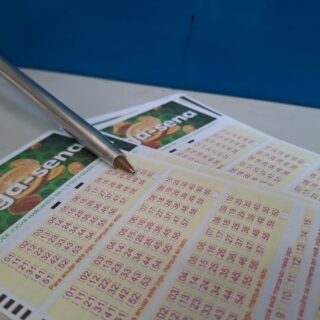 Duas apostas da Bahia acertam cinco números na Mega-Sena e faturam R$ 64 mil cada uma