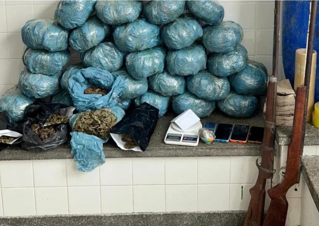ONDESP apreende drogas, armas e celulares durante ação policial em Ipirá