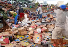 Batida entre caminhões deixa dois mortos na BR-116