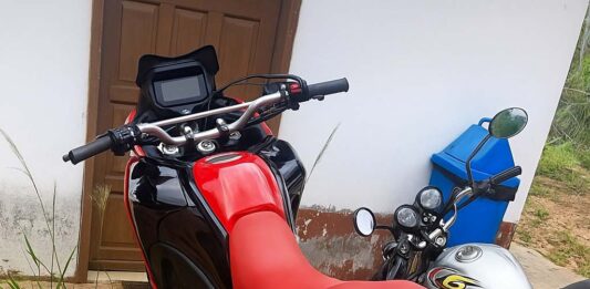 Polícia Militar apreende motocicleta clonada na zona rural de Ipirá Polícia Militar apreende motocicleta clonada na zona rural de Ipirá