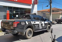 Dois jovens são presos suspeitos de integrar grupo especializado em estelionato contra idosos Dois jovens são presos suspeitos de integrar grupo especializado em estelionato contra idosos