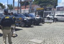 PRF prende quatro suspeitos de roubo de carga de alimentos em ação na BR-101, em Feira de Santana