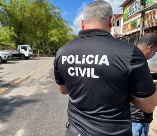 Homem suspeito de diversos crimes é preso pela Polícia Civil em Poções Homem suspeito de diversos crimes é preso pela Polícia Civil em Poções