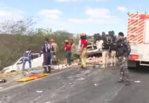 Grave acidente na BR-230 deixa cinco mortos e vários feridos nesta segunda-feira Grave acidente na BR-230 deixa cinco mortos e vários feridos nesta segunda-feira