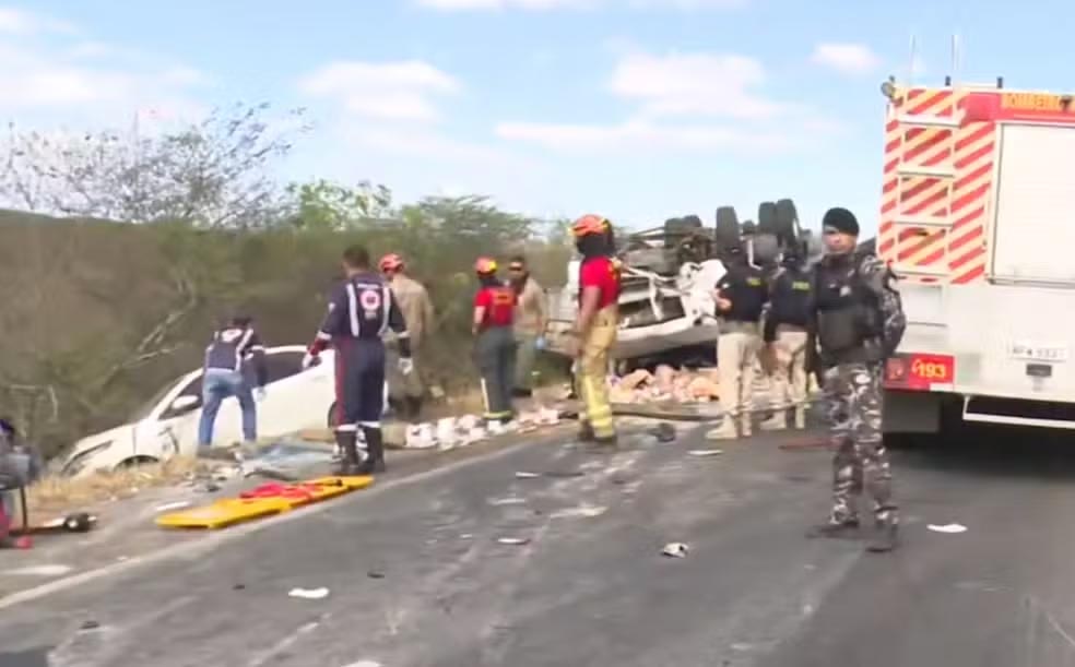 Grave acidente na BR-230 deixa cinco mortos e vários feridos nesta segunda-feira
