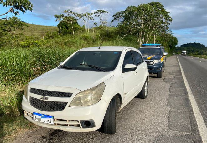 PRF recupera em São Sebastião do Passé veículo roubado no município de Catu