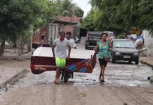 Governador confere danos causados pelas chuvas e leva apoio ao município de Araci, neste domingo (23) Governador confere danos causados pelas chuvas e leva apoio ao município de Araci, neste domingo (23)