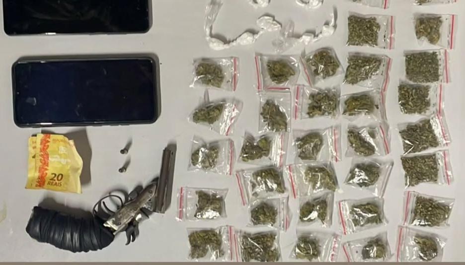 Menor é detido com arma de fogo e drogas em Morro do Chapéu