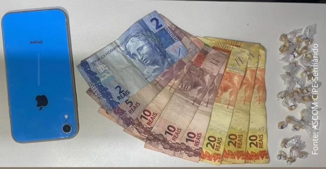 Mulher é presa por tráfico de drogas após abordagem durante patrulhamento