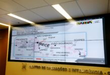 Governador assina ordem de serviço para restauração da BA-052 durante reunião com o prefeito de Irecê Governador assina ordem de serviço para restauração da BA-052 durante reunião com o prefeito de Irecê