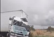 Acidente entre duas carretas deixa motorista morto na BR-242