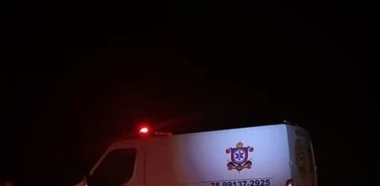 Acidente entre carro e moto deixa entregador de delivery gravemente ferido na BA-052, em Ipirá Acidente entre carro e moto deixa entregador de delivery gravemente ferido na BA-052, em Ipirá