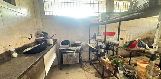 Vigilância Sanitária interdita pastelaria por condições insalubres Vigilância Sanitária interdita pastelaria por condições insalubres