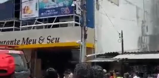 Princípio de incêndio é registrado no restaurante Meu e Seu, no centro de Itaberaba Princípio de incêndio é registrado no restaurante Meu e Seu, no centro de Itaberaba