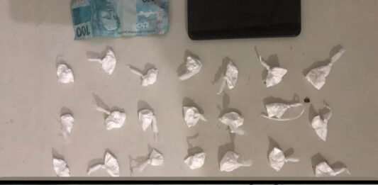 Cipe Chapada apreende drogas, motocicleta e celular durante Operação Força Total em Ruy Barbosa Cipe Chapada apreende drogas, motocicleta e celular durante Operação Força Total em Ruy Barbosa