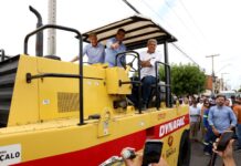 Em Juazeiro, governador entrega ambulância e autoriza obras na Orla pelo Novo PAC Em Juazeiro, governador entrega ambulância e autoriza obras na Orla pelo Novo PAC
