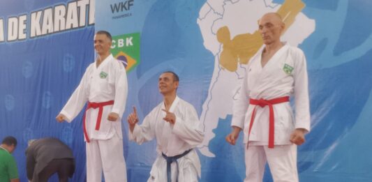 Júlio Neto, atleta da ASKADOI, conquista o Campeonato Sul-Americano de Karatê Master