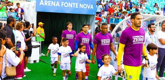 SPM-BA reforça campanha pelo fim da violência contra as mulheres durante jogo Bahia x Galícia na Arena Fonte Nova