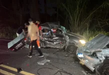 Colisão entre dois veículos deixa vítimas presas às ferragens próximo a Candeias Colisão entre dois veículos deixa vítimas presas às ferragens próximo a Candeias