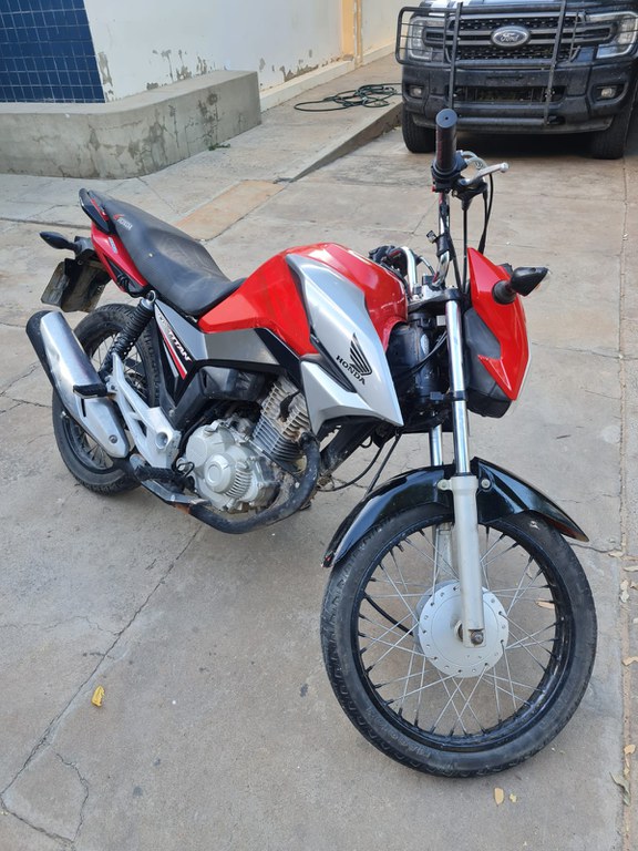 Durante fiscalização na BR-242, PRF recupera motocicleta com registro de roubo