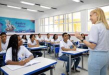 Secretaria de Educação da Bahia abre processos seletivos com quase 3 mil vagas Secretaria de Educação da Bahia abre processos seletivos com quase 3 mil vagas