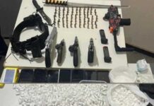 Policia apreende armas, drogas e dinheiro durante operação em Ipirá Policia apreende armas, drogas e dinheiro durante operação em Ipirá