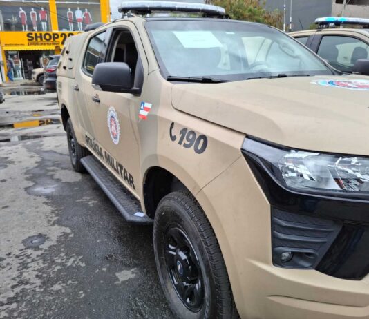 Mulher é detida com drogas durante ronda policial no bairro Jardim das Palmeiras, em Itaberaba Mulher é detida com drogas durante ronda policial no bairro Jardim das Palmeiras, em Itaberaba