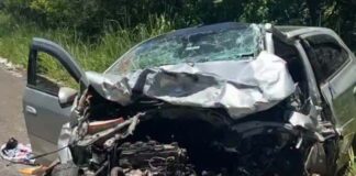 Colisão frontal na manhã desta segunda-feira deixa três mortos, incluindo uma criança Colisão frontal na manhã desta segunda-feira deixa três mortos, incluindo uma criança