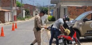 PM intensifica policiamento no bairro “Predinhos” em Itaberaba PM intensifica policiamento no bairro Vida Nova em Itaberaba durante estágio operacional do 11º BPM