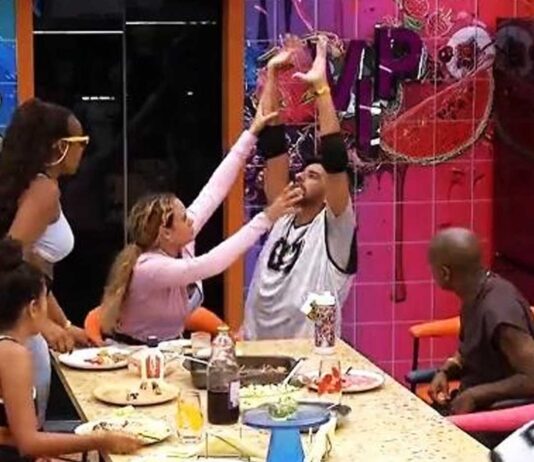 Alberto Cowboy é socorrido às pressas no BBB 26 após engasgar e perder o ar Alberto Cowboy é socorrido às pressas no BBB 26 após engasgar e perder o ar